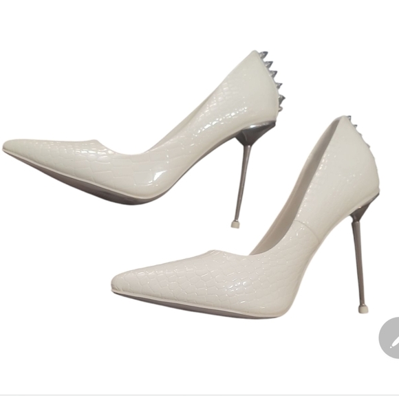 Azalea Wang cliff white faux croc silver studded stiletto heels pumps 7 - Picture 6 of 6